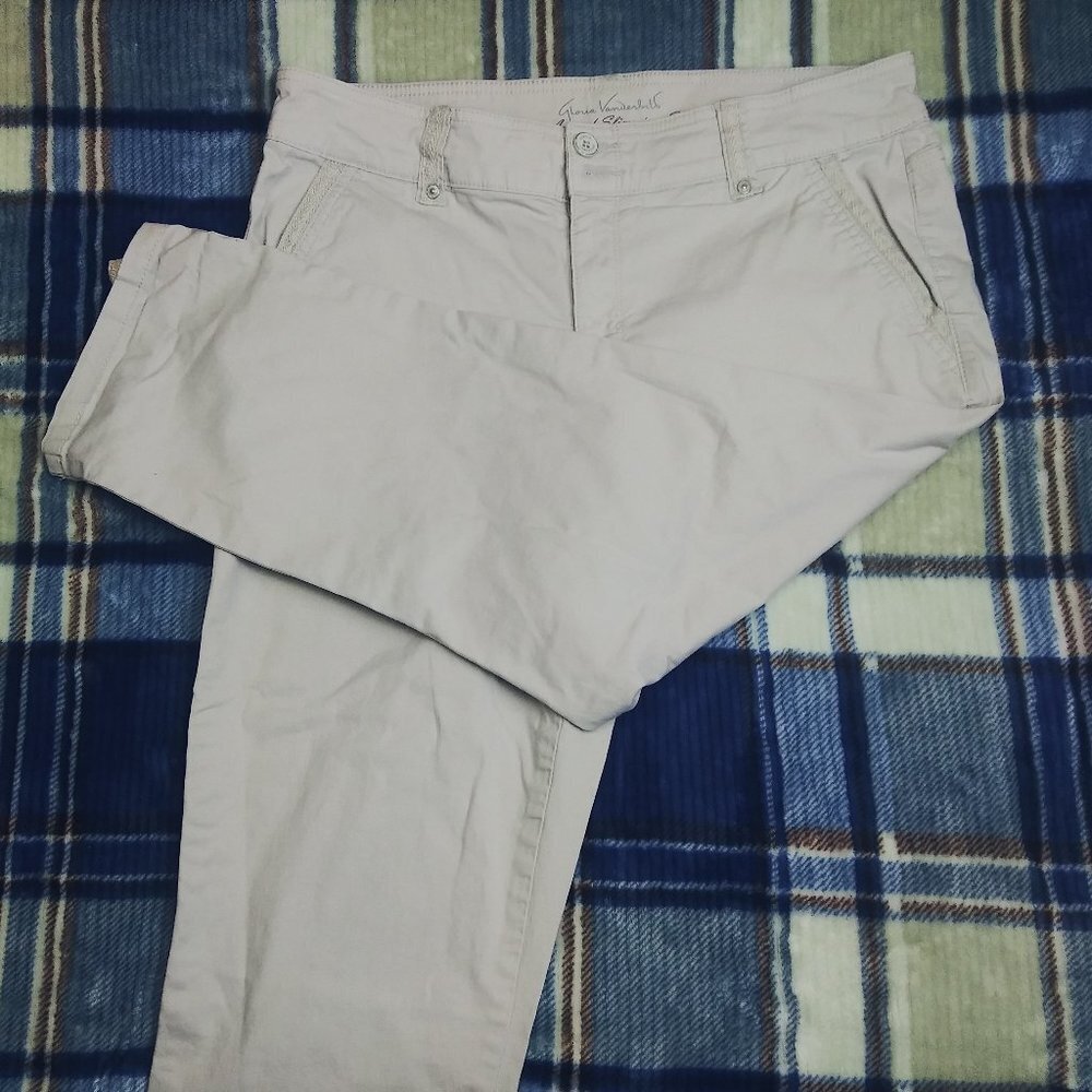 Gloria Vanderbilt Missy Capri's Size 8